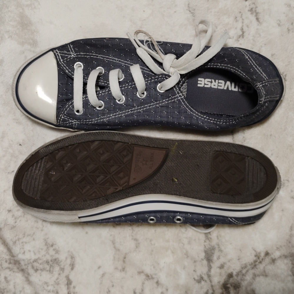 Ladies converse